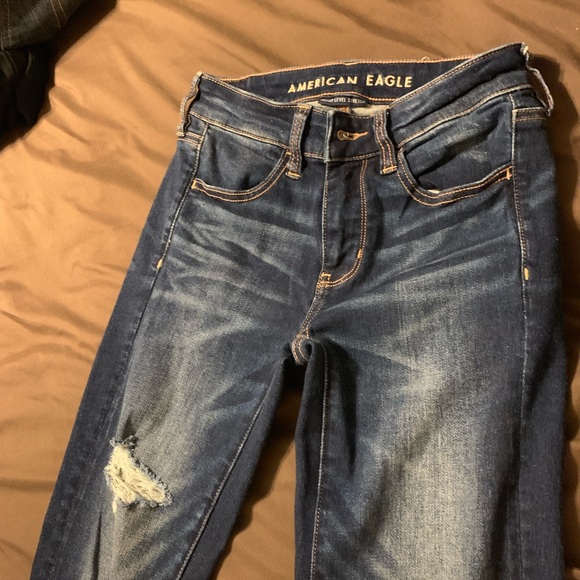 American eagle jeans (size 2) stretchy - Picture 1 of 3